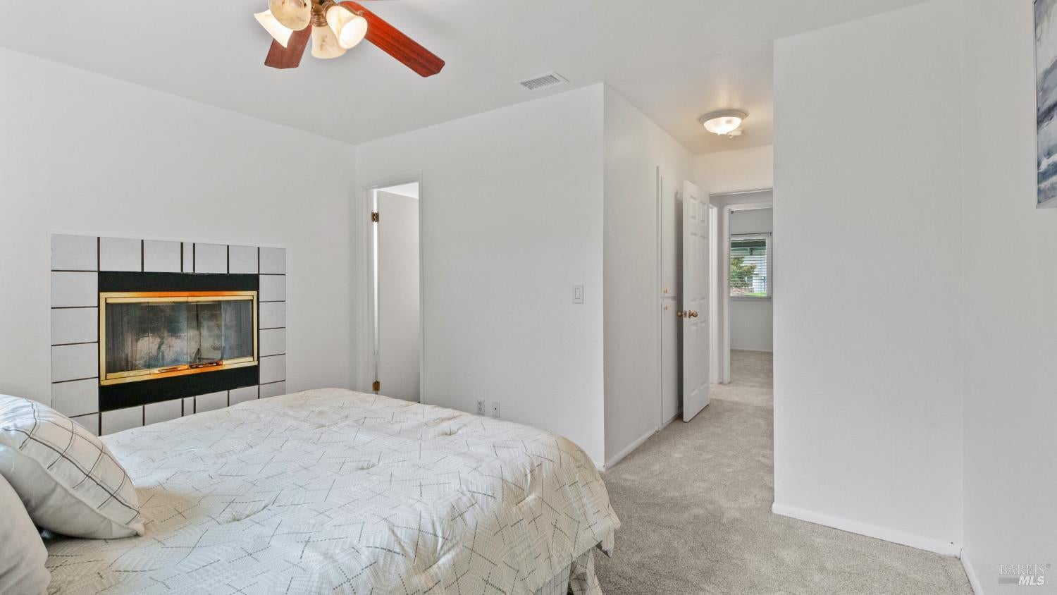 Vacaville, California, 95687, United States, 4 Bedrooms Bedrooms, ,2 BathroomsBathrooms,Residential,For Sale,1957766