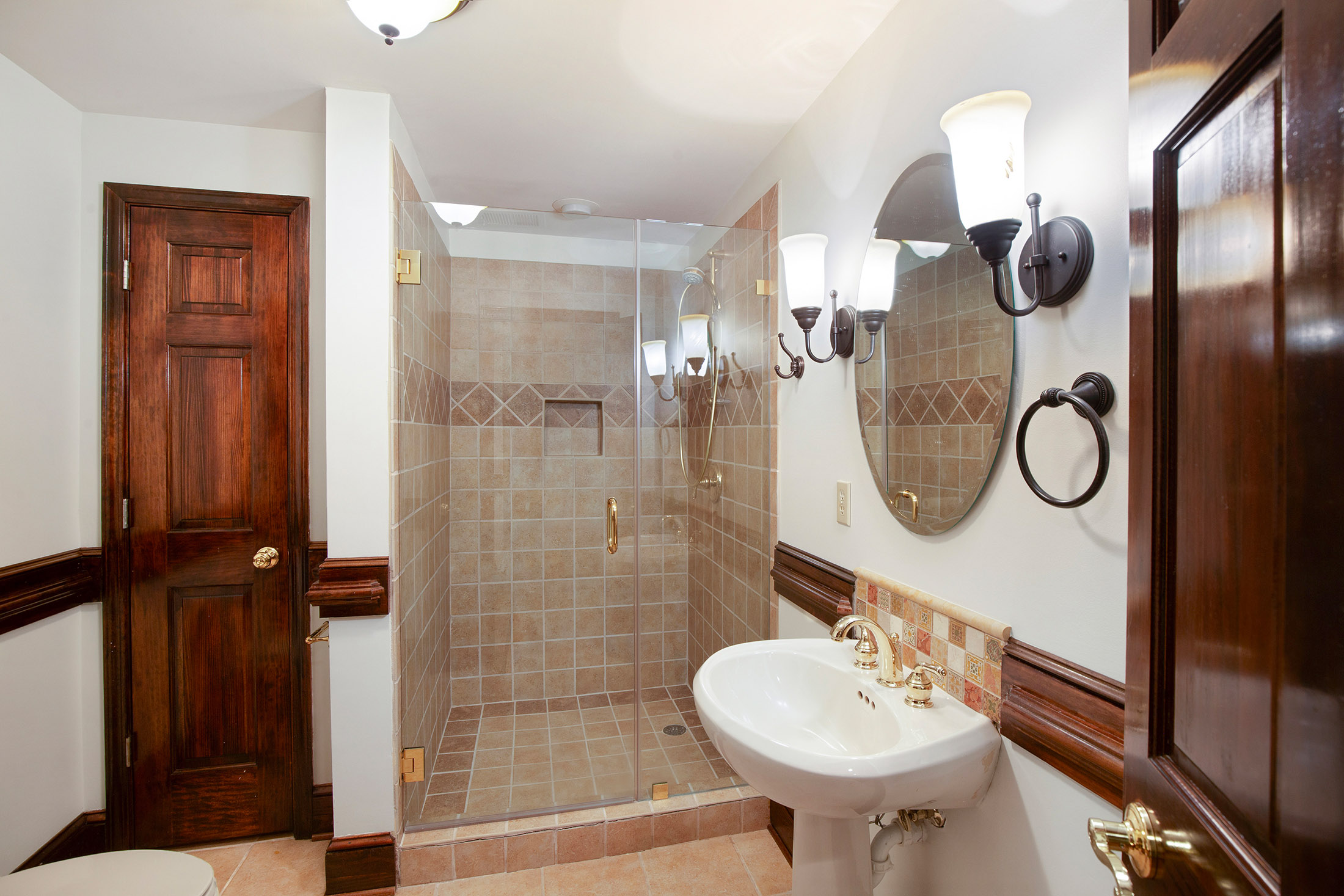  Recently Updated Four Bedroom Home in Gated Brookhaven Community - 物件實景