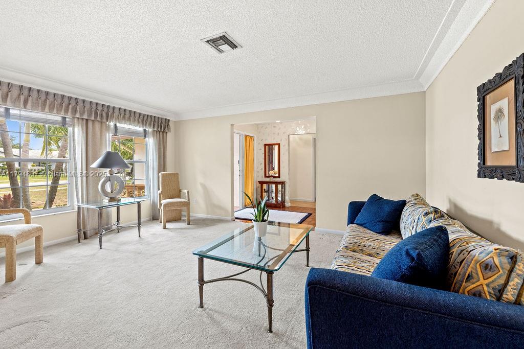 Plantation, Florida, 33324, United States, 3 Bedrooms Bedrooms, ,2 BathroomsBathrooms,Residential,For Sale,1792885
