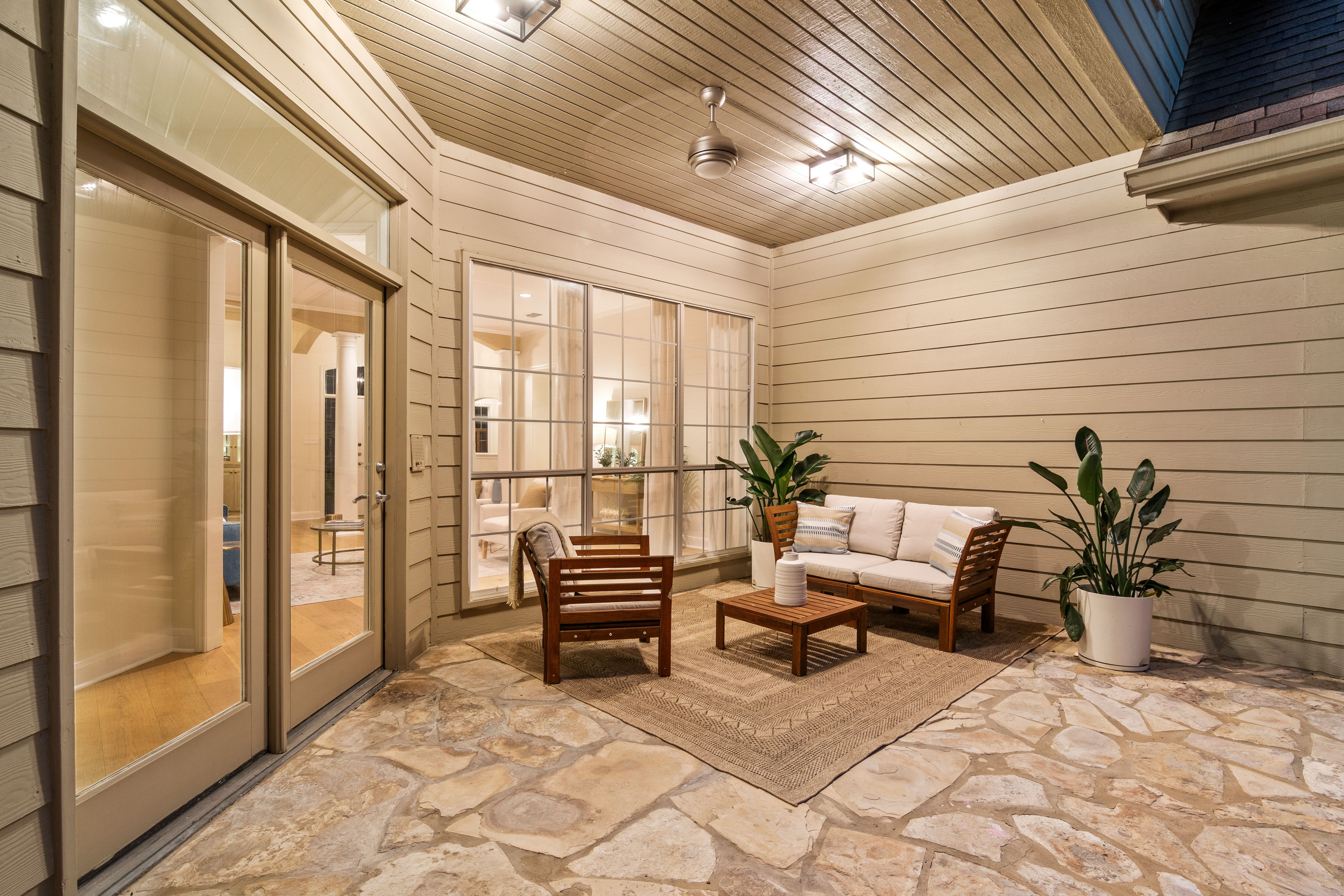  Elegant Deerfield Retreat with Resort-Style Backyard - 物件實景