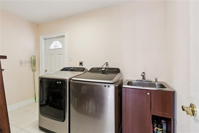 New Orleans, Louisiana, 70122, United States, 5 Bedrooms Bedrooms, ,3 BathroomsBathrooms,Residential,For Sale,1980126