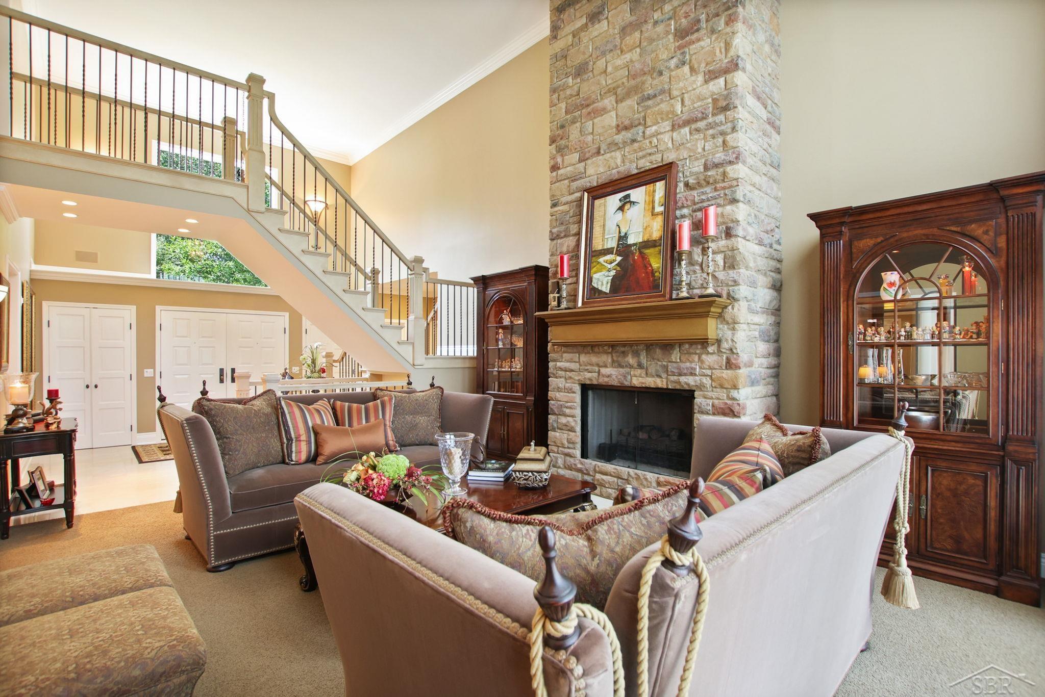 210 Golfview, Saginaw, Michigan, 48638, United States, 4 Bedrooms Bedrooms, ,6 BathroomsBathrooms,Residential,For Sale,210 Golfview,1320030