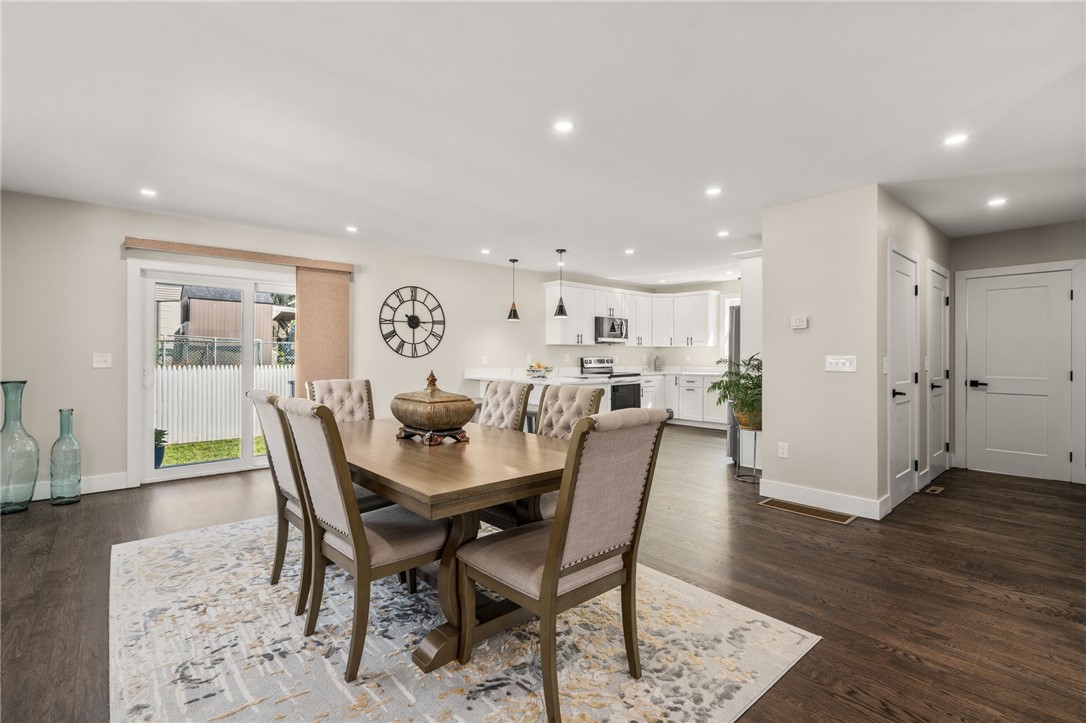 East Providence, Rhode Island, 02914, United States, 4 Bedrooms Bedrooms, ,3 BathroomsBathrooms,Residential,For Sale,1941827