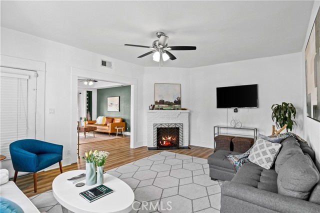 Pomona, California, 91768, United States, 3 Bedrooms Bedrooms, ,2 BathroomsBathrooms,Residential,For Sale,1942945