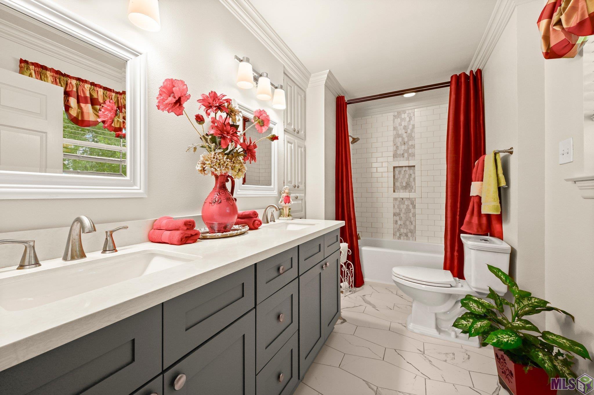 Baton Rouge, Louisiana, 70818, United States, 5 Bedrooms Bedrooms, ,4 BathroomsBathrooms,Residential,For Sale,1974191