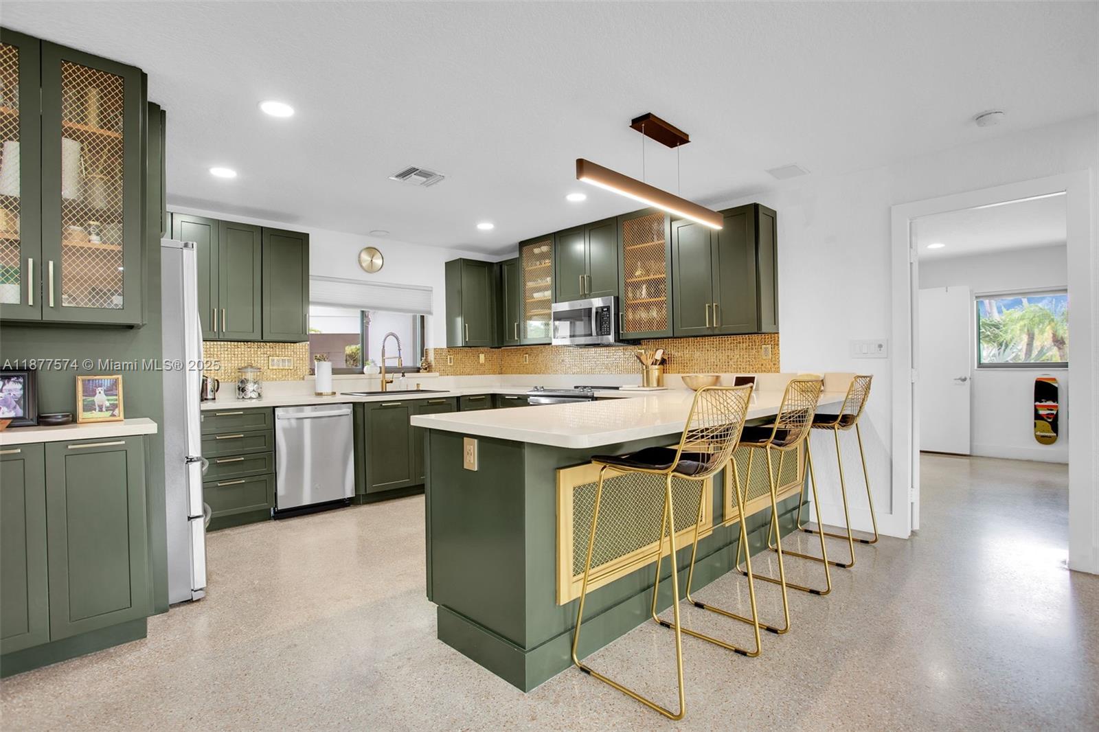 Wilton Manors, Florida, 33334, United States, 3 Bedrooms Bedrooms, ,3 BathroomsBathrooms,Residential,For Sale,1947052