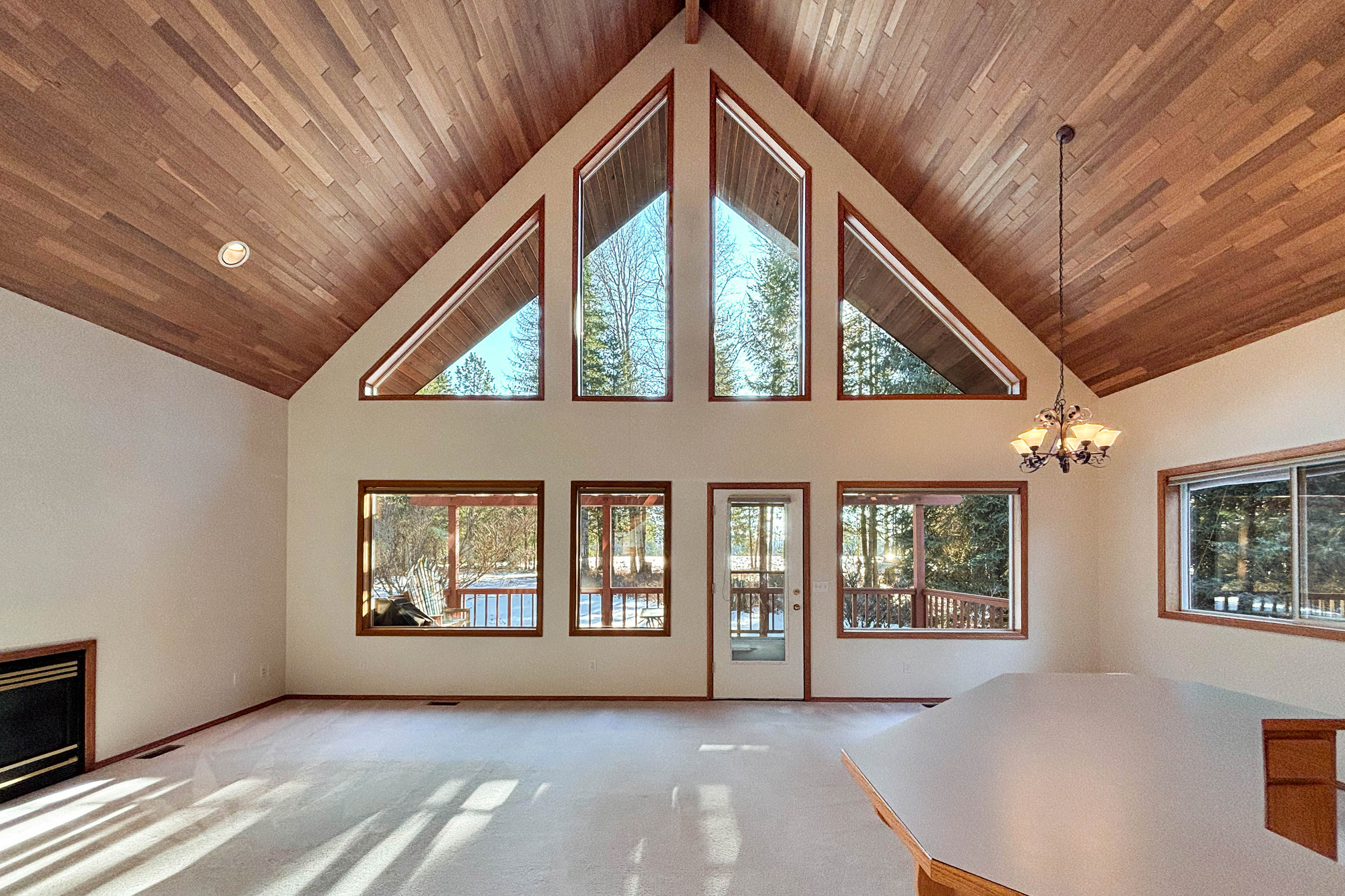 Sandpoint, Idaho, 83864, United States, 3 Bedrooms Bedrooms, ,2 BathroomsBathrooms,Residential,For Sale,2012104