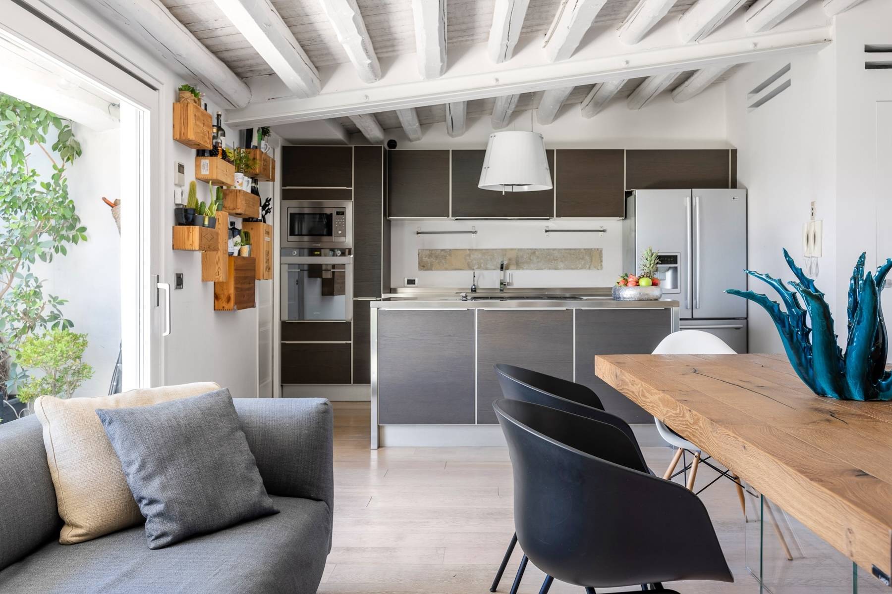  Penthouse with Terrace in the Heart of Palermo