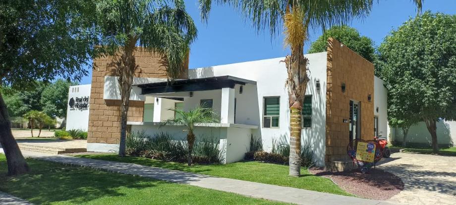 Circuito Primavera, Torreón, Coahuila de Zaragoza, 27018, Mexico, 3 Bedrooms Bedrooms, ,3 BathroomsBathrooms,Residential,For Sale,Circuito Primavera,1620692