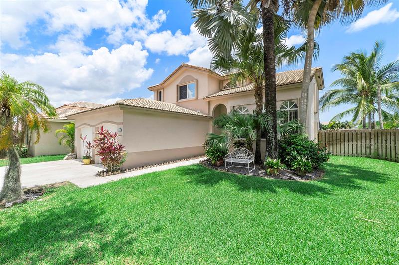 Davie, Florida, 33325, United States, 4 Bedrooms Bedrooms, ,3 BathroomsBathrooms,Residential,For Sale,1837198