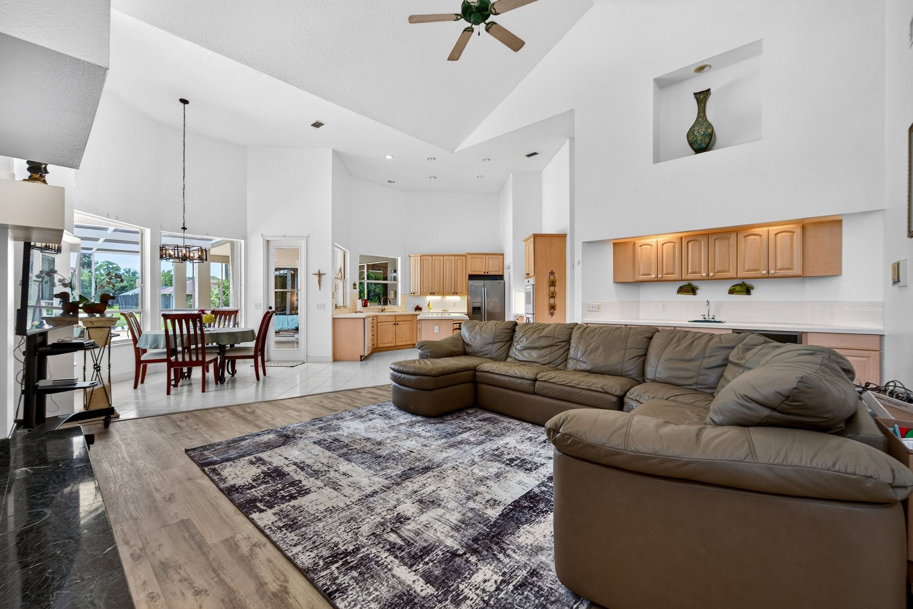  900 Bluegrass Lane, Rockledge, FL, 32955 - 物件實景