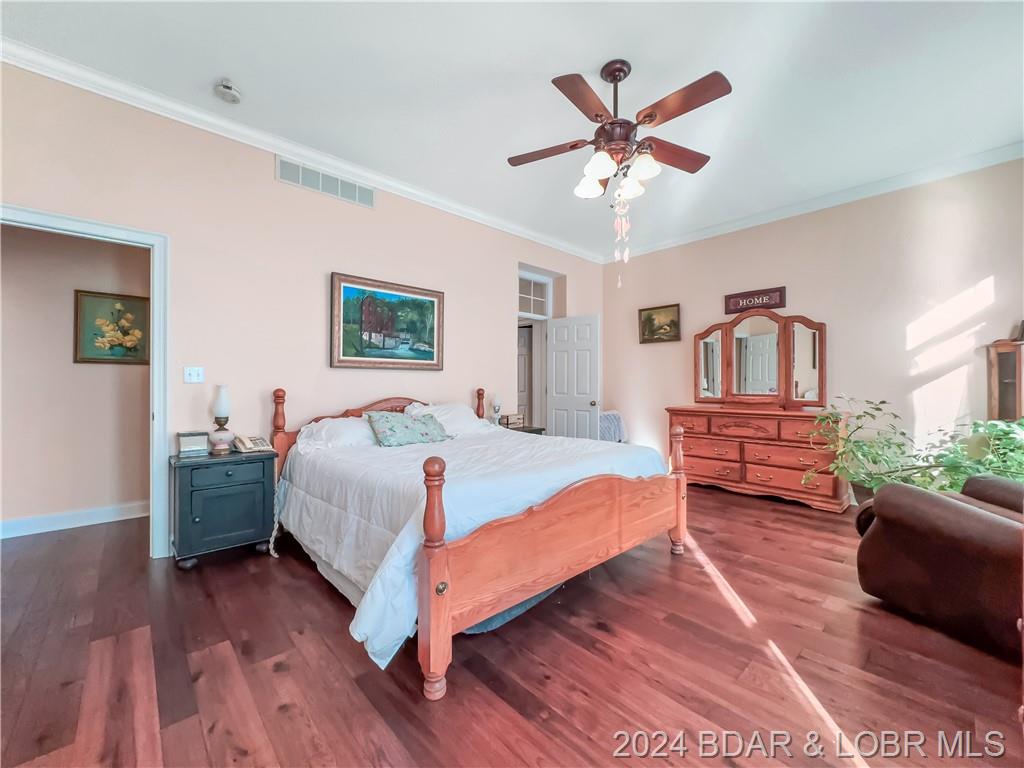 Camdenton, Missouri, 65020, United States, 5 Bedrooms Bedrooms, ,5 BathroomsBathrooms,Residential,For Sale,1850367