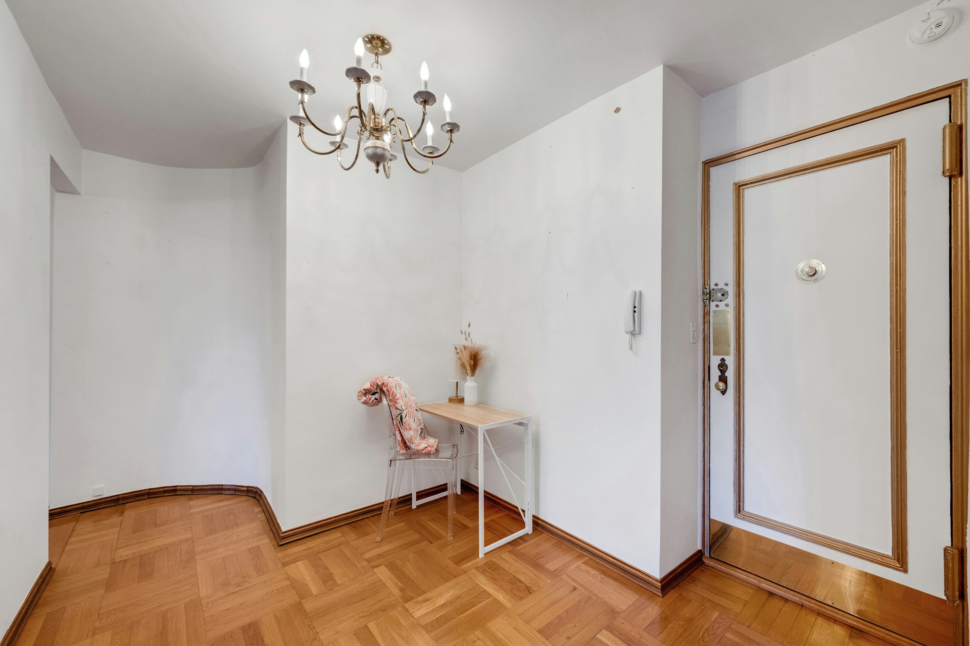  735 Kappock Street - 物件實景