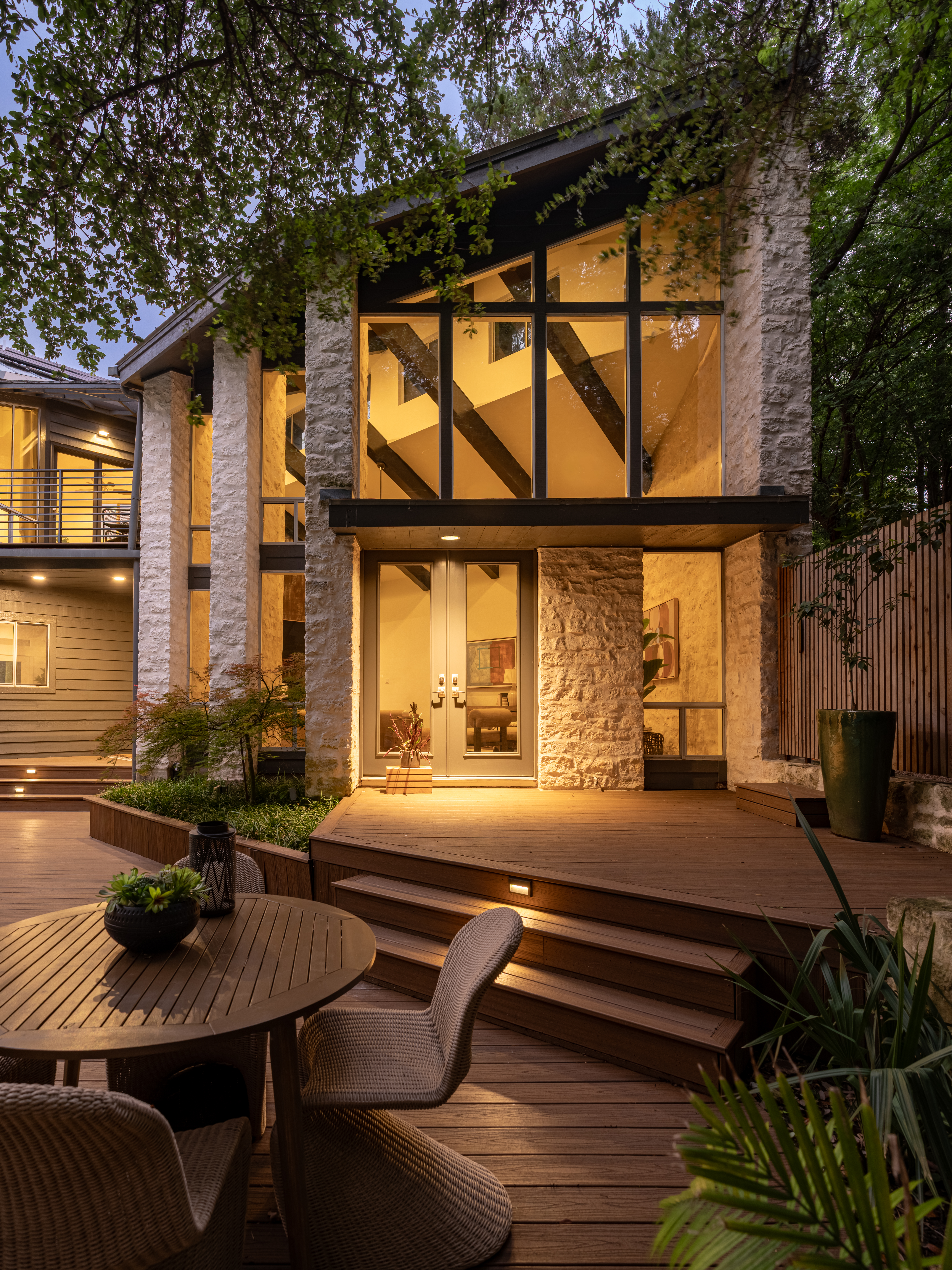  Tarrytown Home with Personality, Privacy, and a Pool - 物件實景