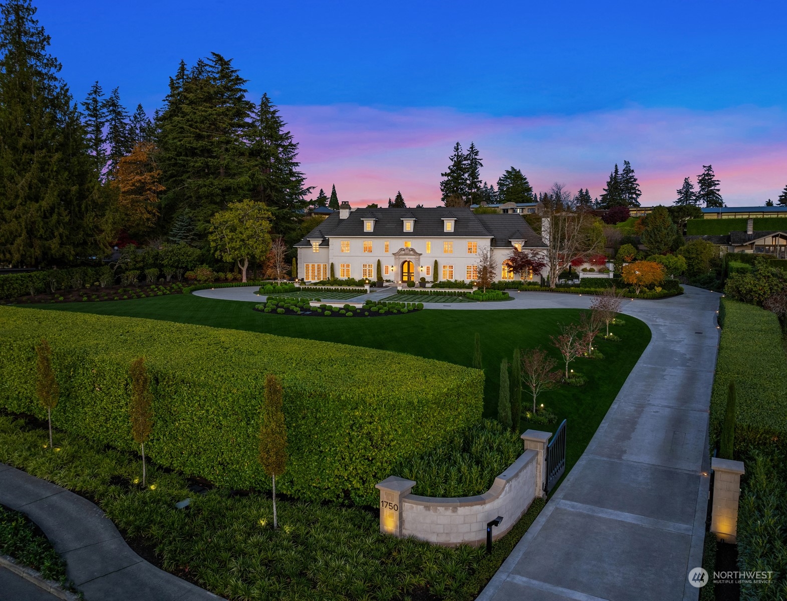 Clyde Hill, Washington, 98004, United States, 5 Bedrooms Bedrooms, ,4 BathroomsBathrooms,Residential,For Sale,1684635