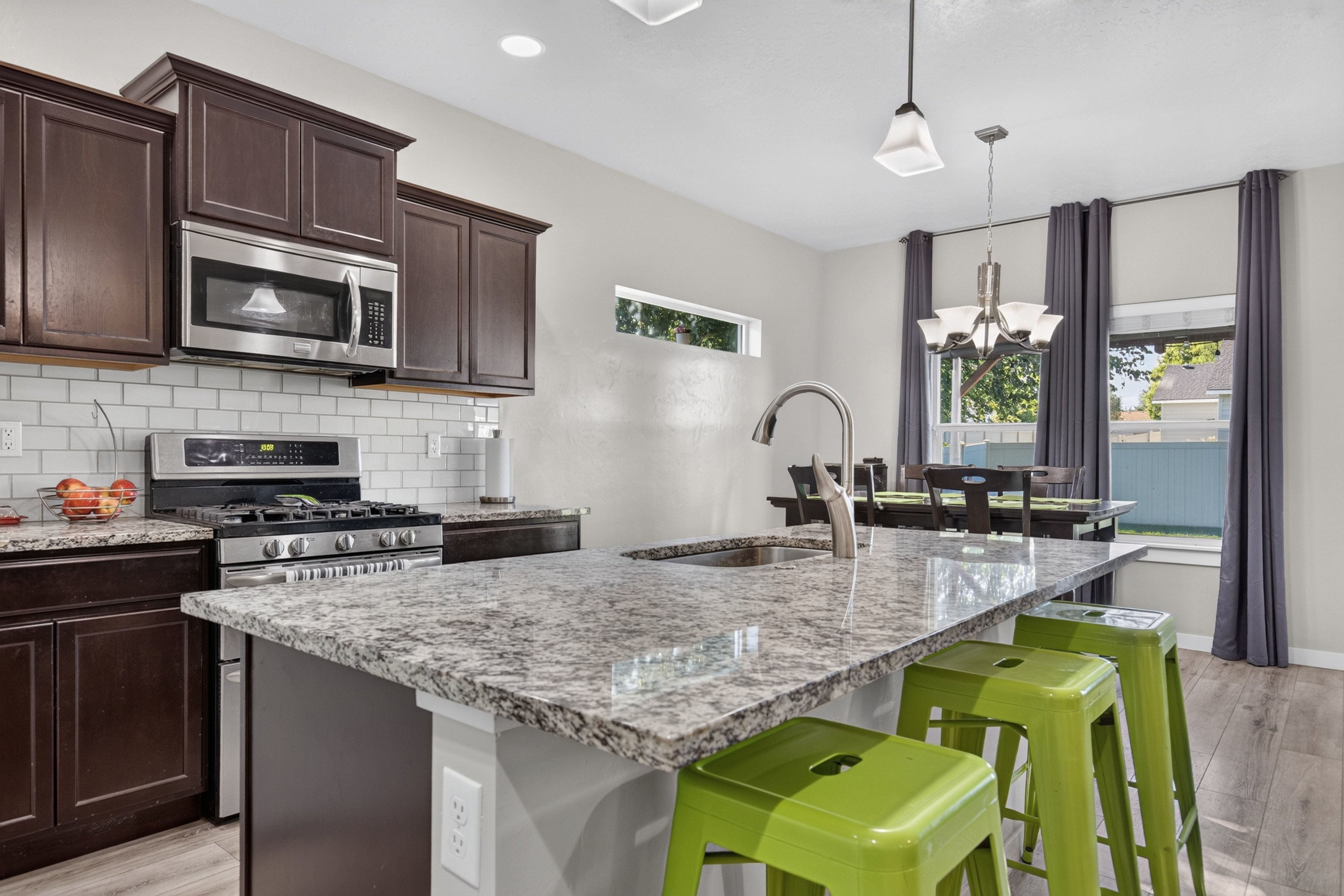  Single Level with Bonus Room and RV Parking in the Heart of SW Boise - 物件實景