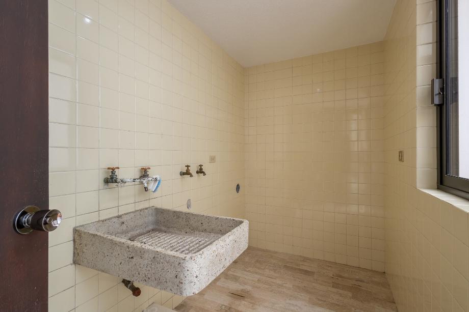 Miguel Hidalgo, Ciudad de México, 11700, Mexico, 2 Bedrooms Bedrooms, ,2 BathroomsBathrooms,Residential,For Sale,1917774