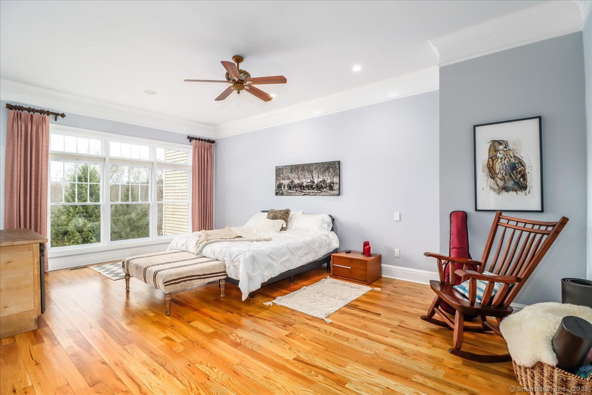 New Milford, Connecticut, 06776, United States, 2 Bedrooms Bedrooms, ,4 BathroomsBathrooms,Residential,For Sale,1938812