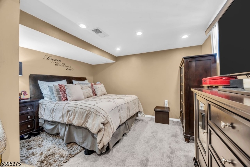 Franklin Twp., New Jersey, 08873, United States, 4 Bedrooms Bedrooms, ,3 BathroomsBathrooms,Residential,For Sale,1988990