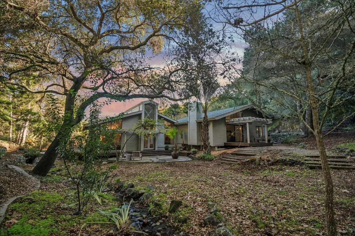 Los Altos Hills, California, 94022, United States, 5 Bedrooms Bedrooms, ,5 BathroomsBathrooms,Residential,For Sale,1907317
