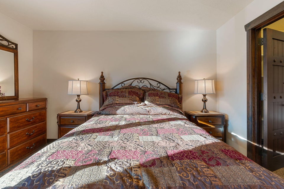 New Harmony, Utah, 84757, United States, 5 Bedrooms Bedrooms, ,6 BathroomsBathrooms,Residential,For Sale,2000791