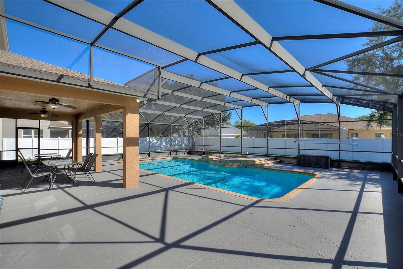 AUBURNDALE, Florida, 33823, United States, 5 Bedrooms Bedrooms, ,5 BathroomsBathrooms,Residential,For Sale,1986097