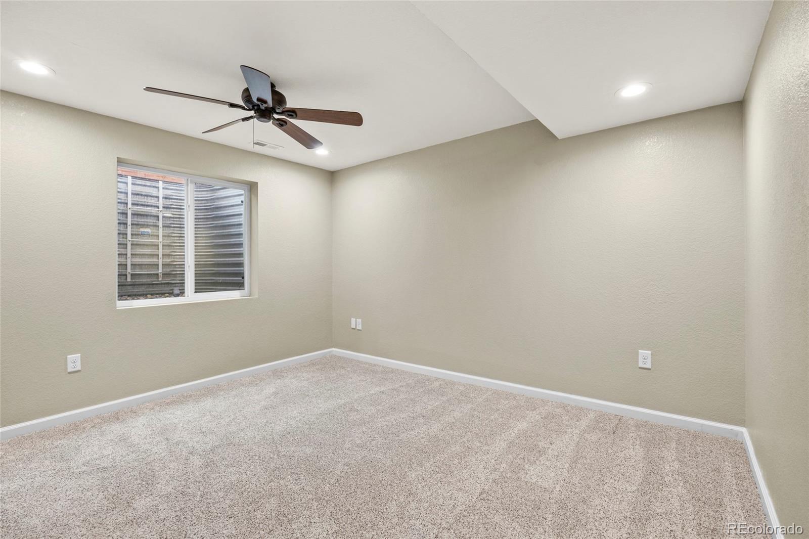 Aurora, Colorado, 80018, United States, 5 Bedrooms Bedrooms, ,3 BathroomsBathrooms,Residential,For Sale,1993047