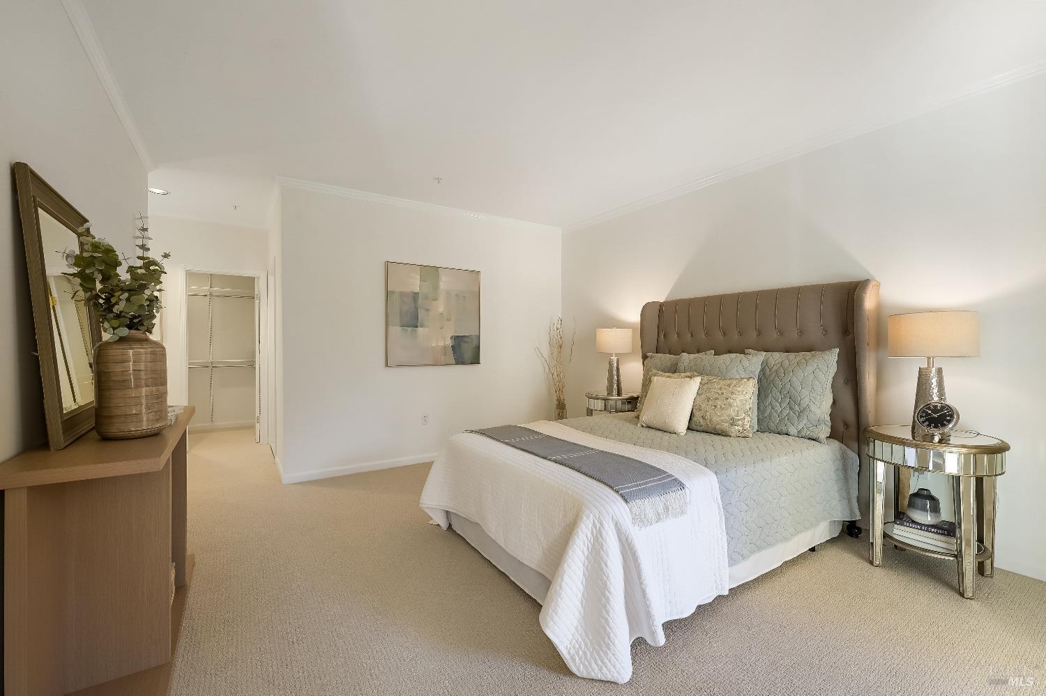 San Rafael, California, 94903, United States, 1 Bedroom Bedrooms, ,2 BathroomsBathrooms,Residential,For Sale,1997227