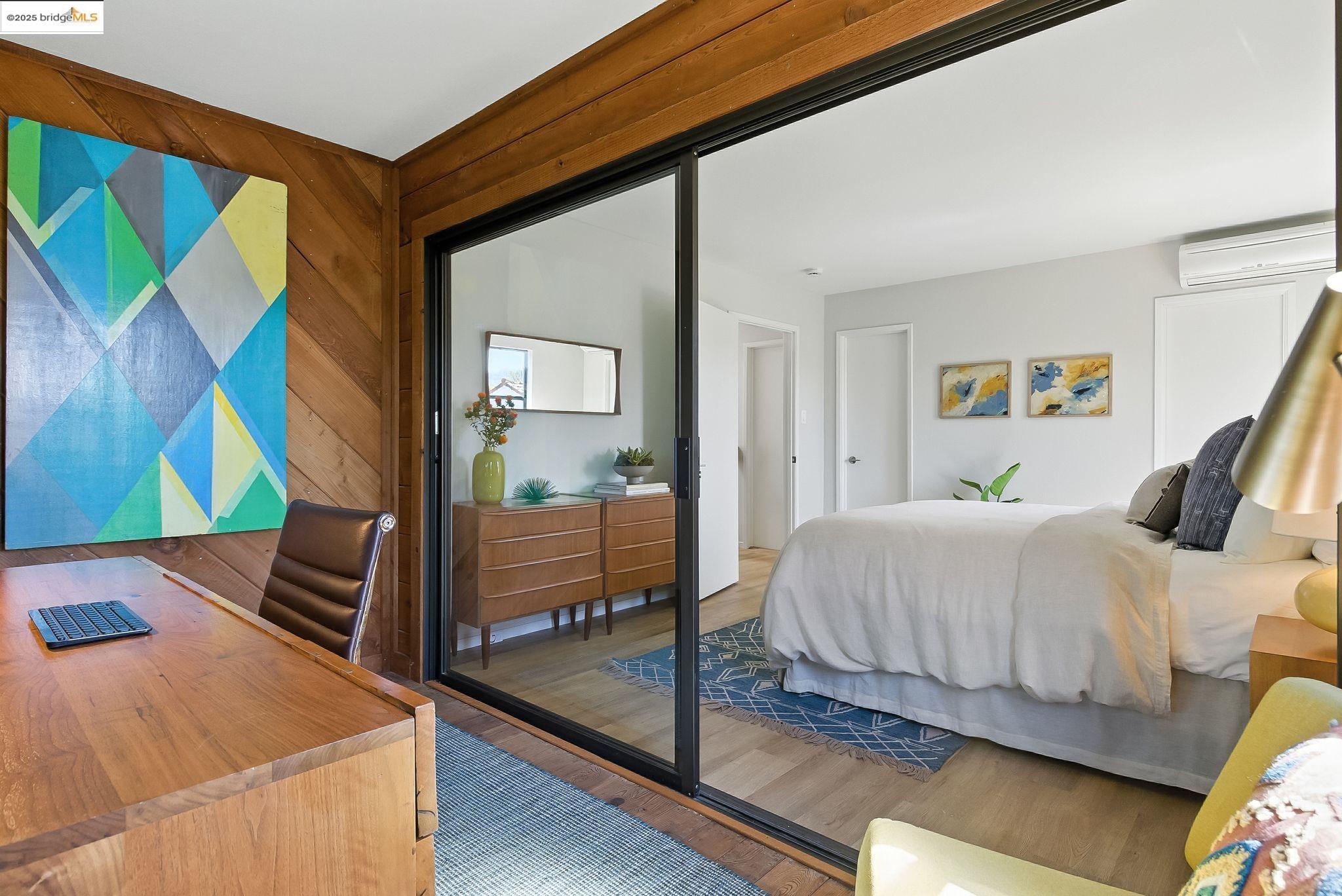 Oakland, California, 94618, United States, 2 Bedrooms Bedrooms, ,1 BathroomBathrooms,Residential,For Sale,1925064