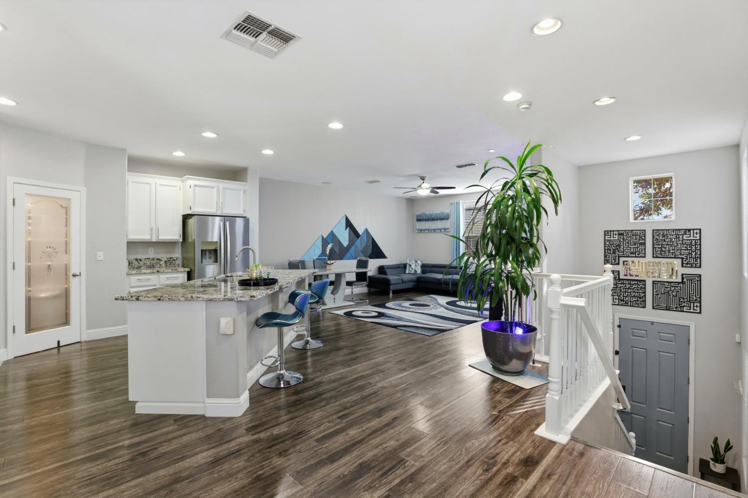 Rancho Cordova, California, 95670, United States, 3 Bedrooms Bedrooms, ,3 BathroomsBathrooms,Residential,For Sale,1991437