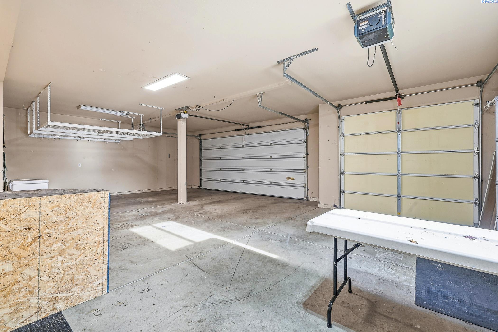 Pasco, Washington, 99301, United States, 3 Bedrooms Bedrooms, ,3 BathroomsBathrooms,Residential,For Sale,1998490