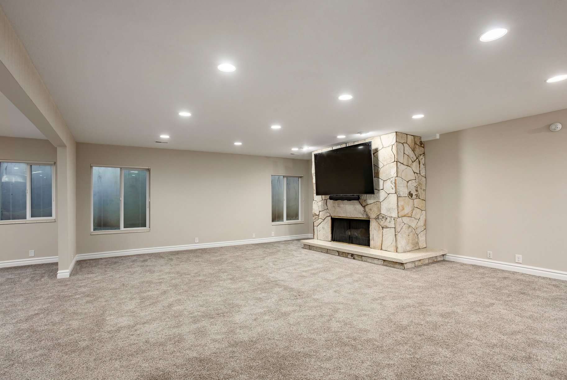  A Large Home in a Sought-After Private Community in East Millcreek - 物件實景