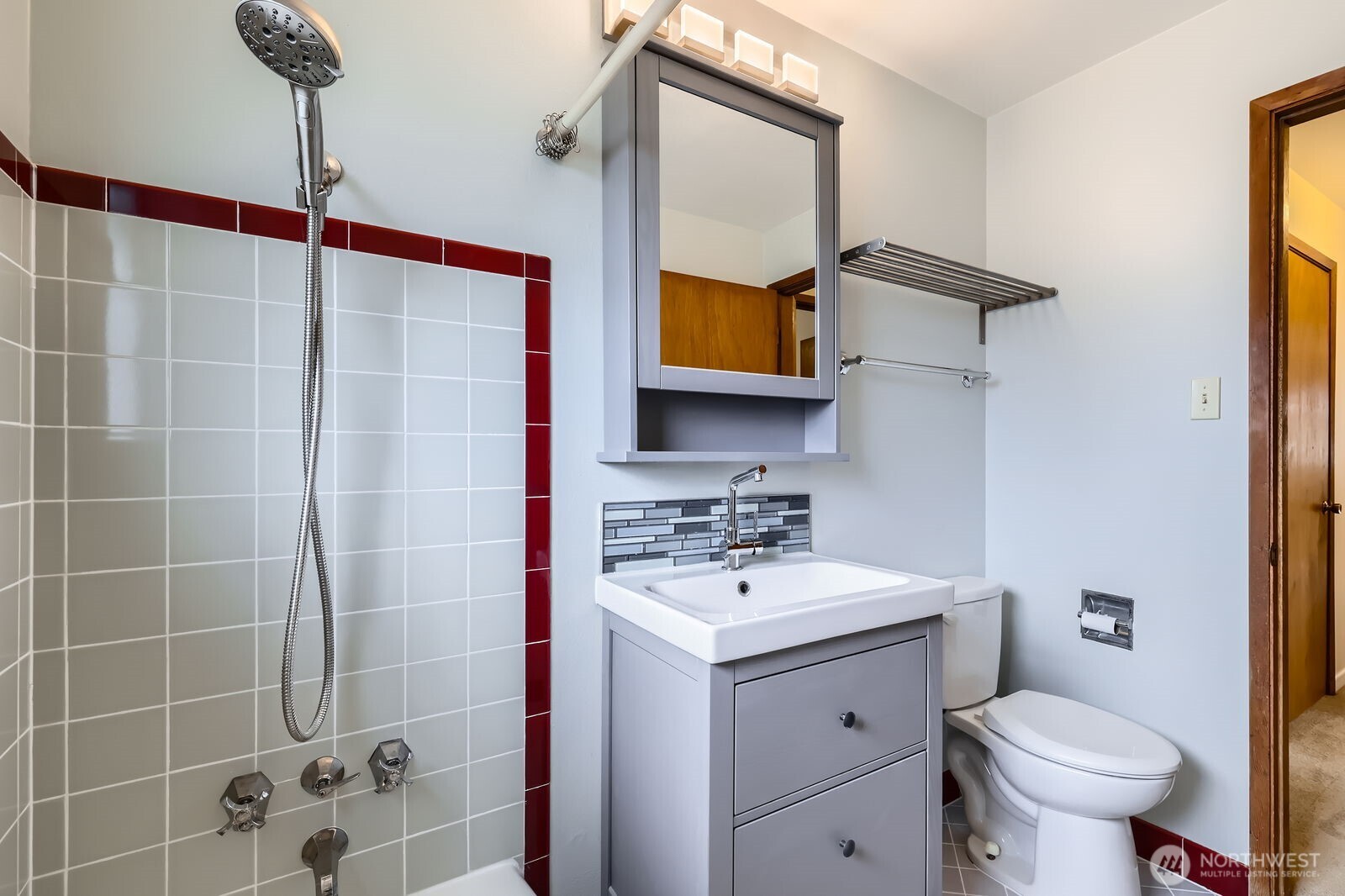 Seattle, Washington, 98125, United States, ,Residential,For Sale,1928074