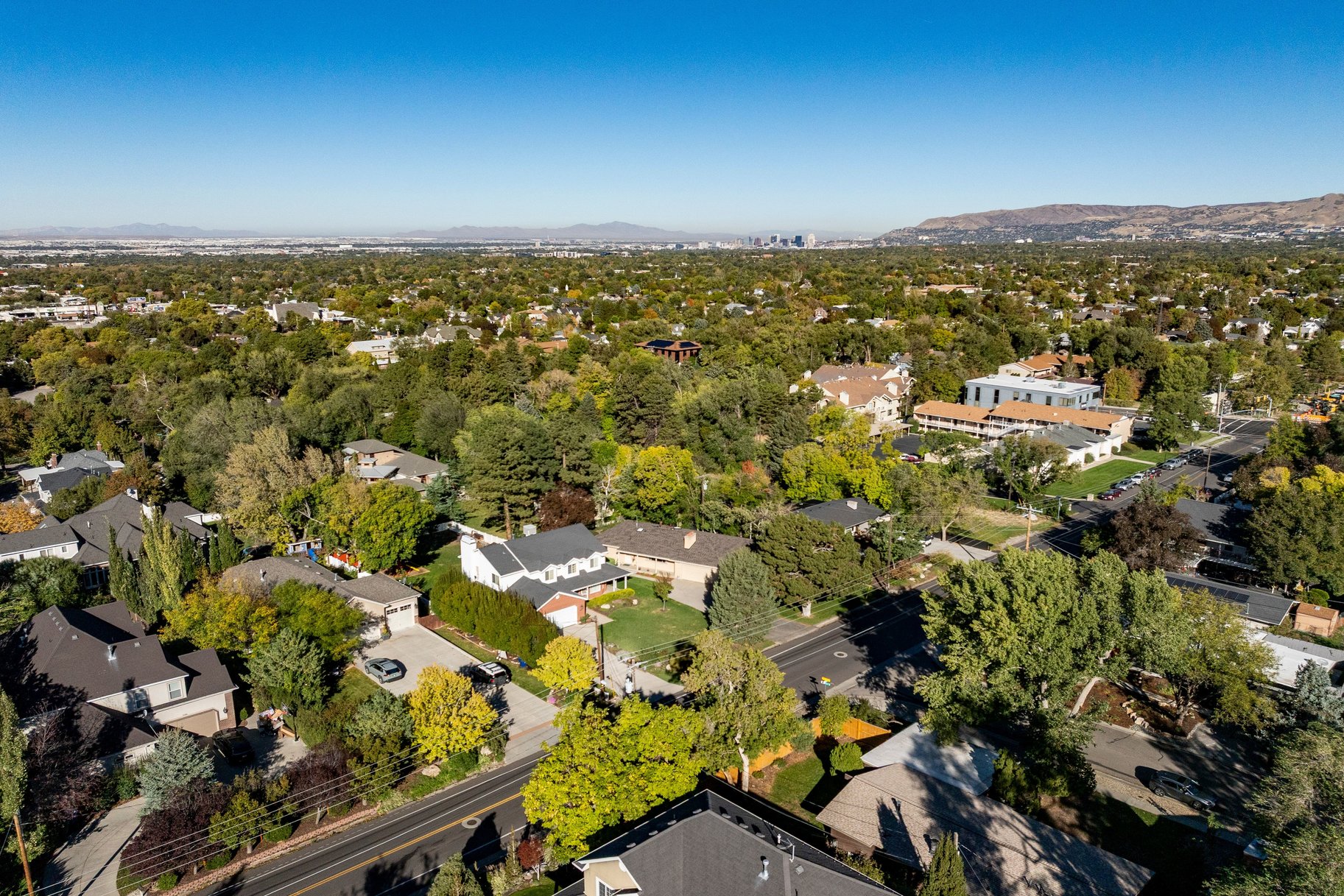  Solid Millcreek Home with Huge Workshop - 物件實景