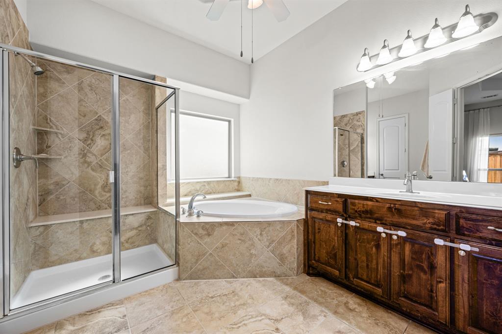 Heath, Texas, 75032, United States, 4 Bedrooms Bedrooms, ,4 BathroomsBathrooms,Residential,For Sale,1940956