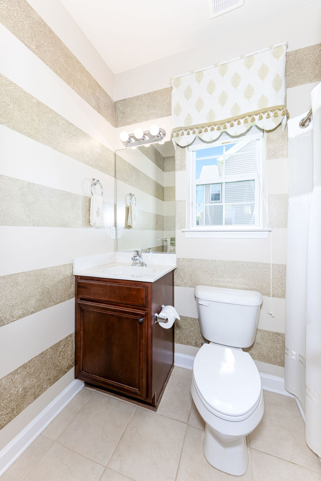 Chesapeake, Virginia, 23322, United States, 6 Bedrooms Bedrooms, ,3 BathroomsBathrooms,Residential,For Sale,1927951