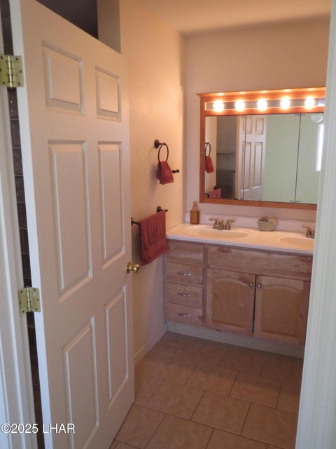 Lake Havasu, Arizona, 86406, United States, 4 Bedrooms Bedrooms, ,1 BathroomBathrooms,Residential,For Sale,1927828