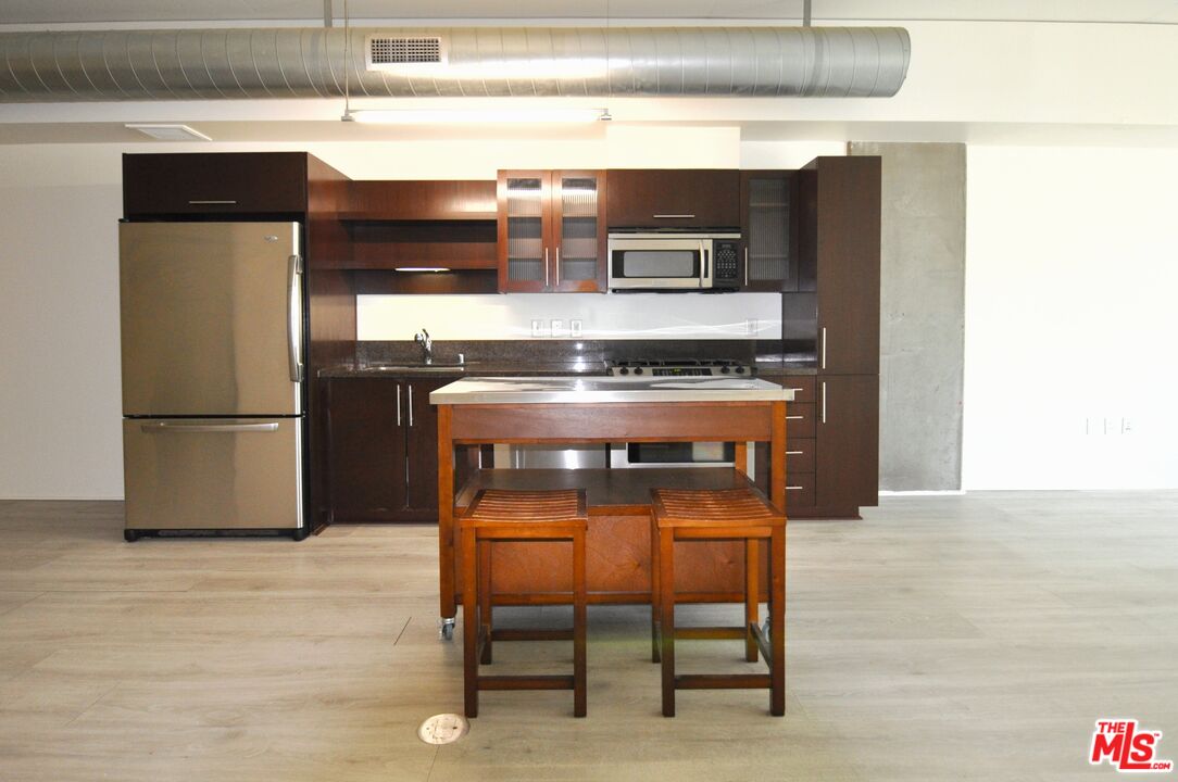 Los Angeles, California, 90015, United States, 1 Bedroom Bedrooms, ,1 BathroomBathrooms,Residential,For Sale,1911768