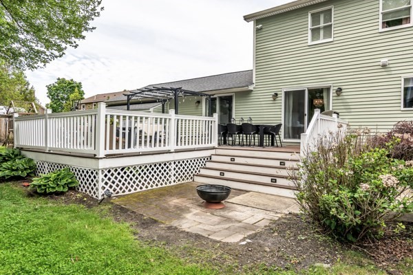 Methuen, Massachusetts, 01844, United States, 4 Bedrooms Bedrooms, ,2 BathroomsBathrooms,Residential,For Sale,2048682