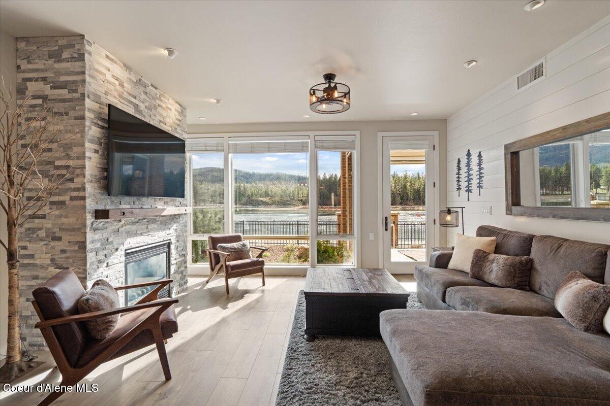 Post Falls, Idaho, 83854, United States, 3 Bedrooms Bedrooms, ,Residential,For Sale,1991069