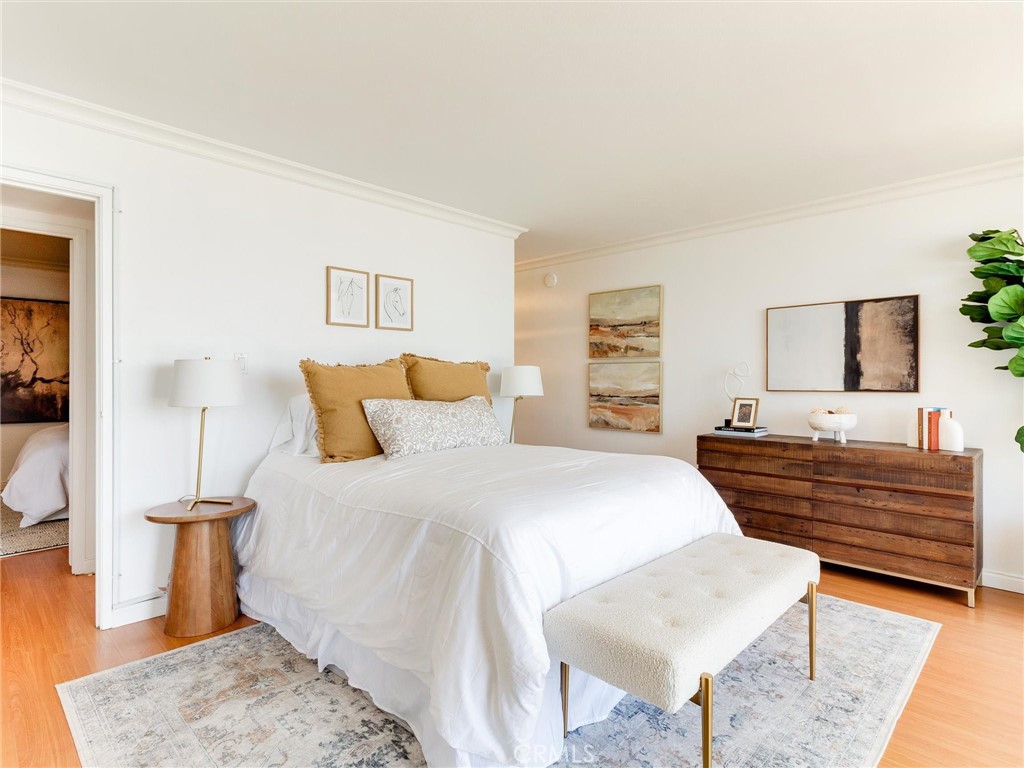 Long Beach, California, 90802, United States, 2 Bedrooms Bedrooms, ,Residential,For Sale,1905979