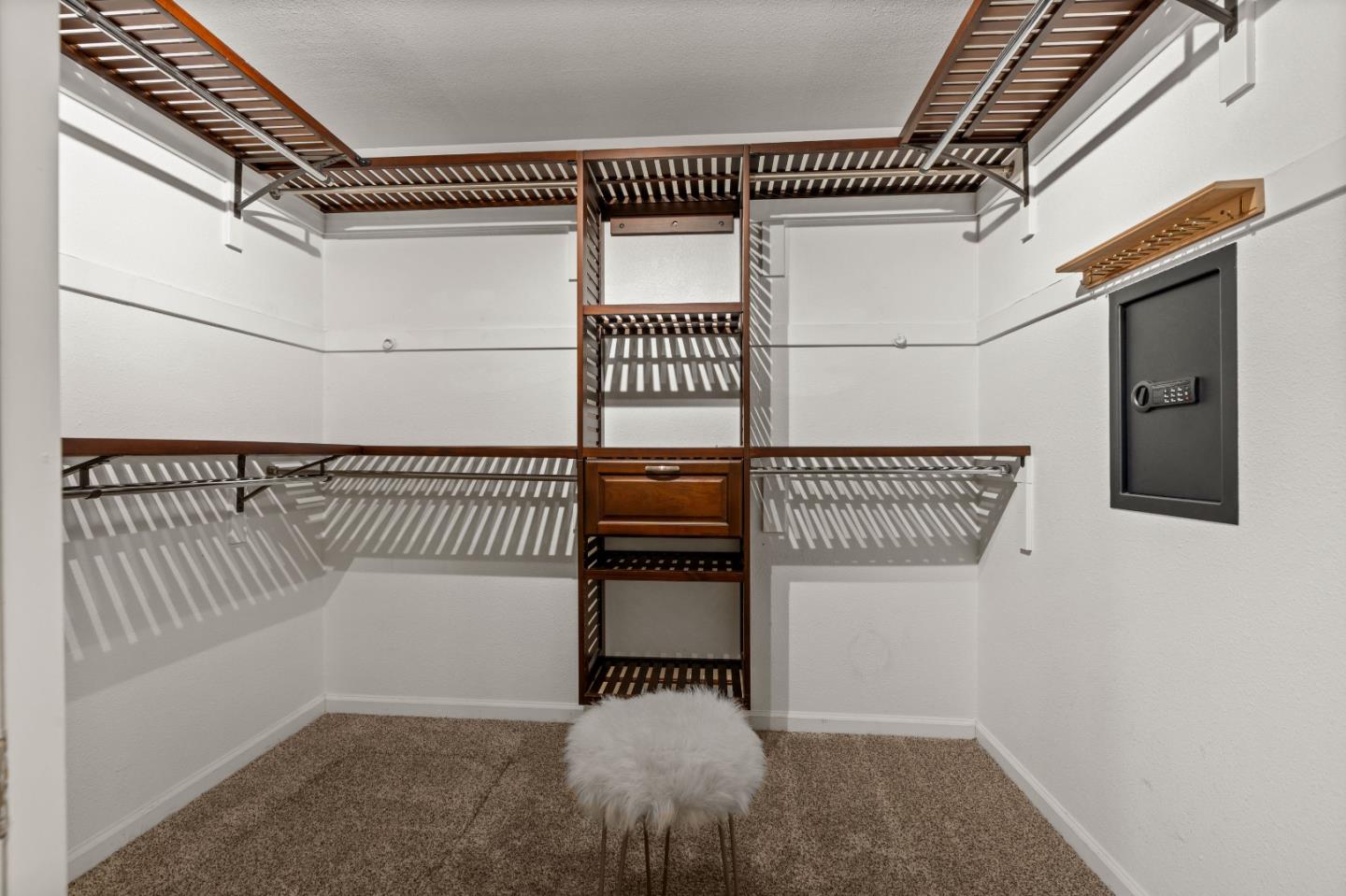 Hollister, California, 95023, United States, 3 Bedrooms Bedrooms, ,2 BathroomsBathrooms,Residential,For Sale,1903543