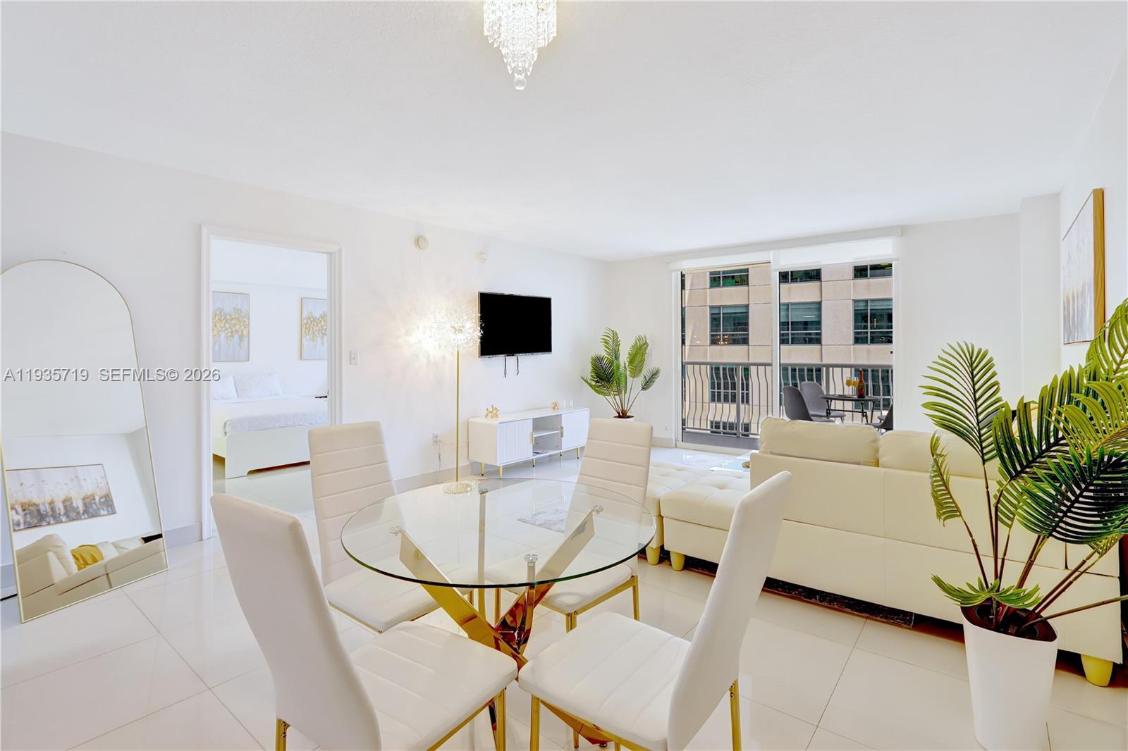 Miami, Florida, 33131, United States, 1 Bedroom Bedrooms, ,1 BathroomBathrooms,Residential,For Sale,2007521