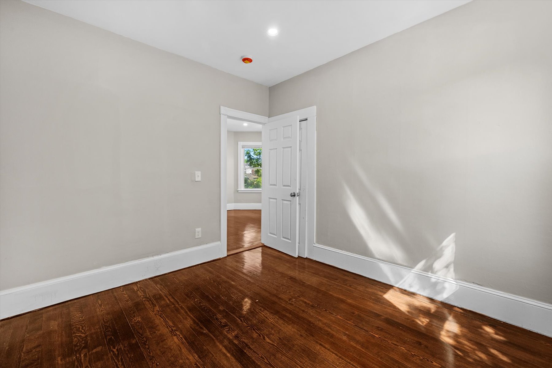  96-98 Clara St, New Bedford, MA, 02744 - 物件實景