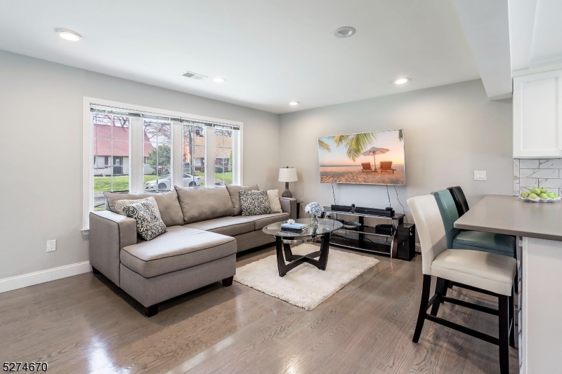 Rahway City, New Jersey, 07065, United States, 4 Bedrooms Bedrooms, ,2 BathroomsBathrooms,Residential,For Sale,1892652