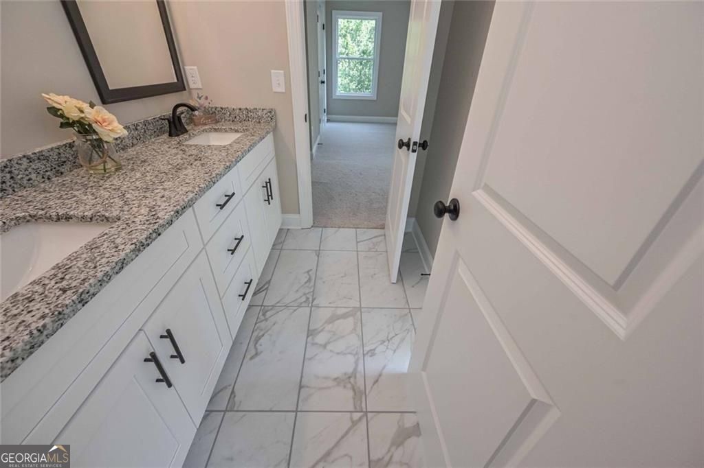 Douglasville, Georgia, 30135, United States, 5 Bedrooms Bedrooms, ,5 BathroomsBathrooms,Residential,For Sale,1876885