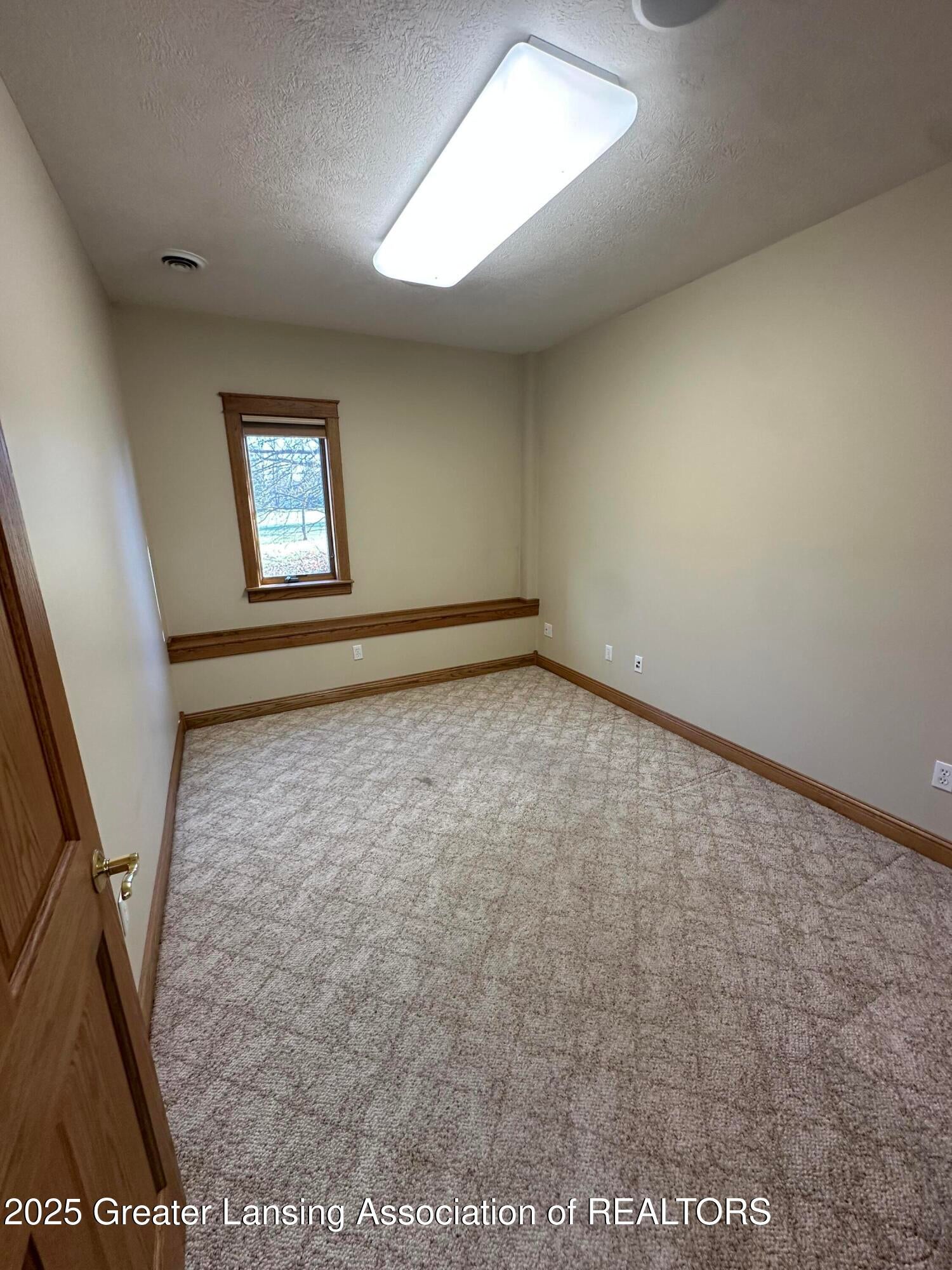 Lansing, Michigan, 48917, United States, 3 Bedrooms Bedrooms, ,4 BathroomsBathrooms,Residential,For Sale,1995579