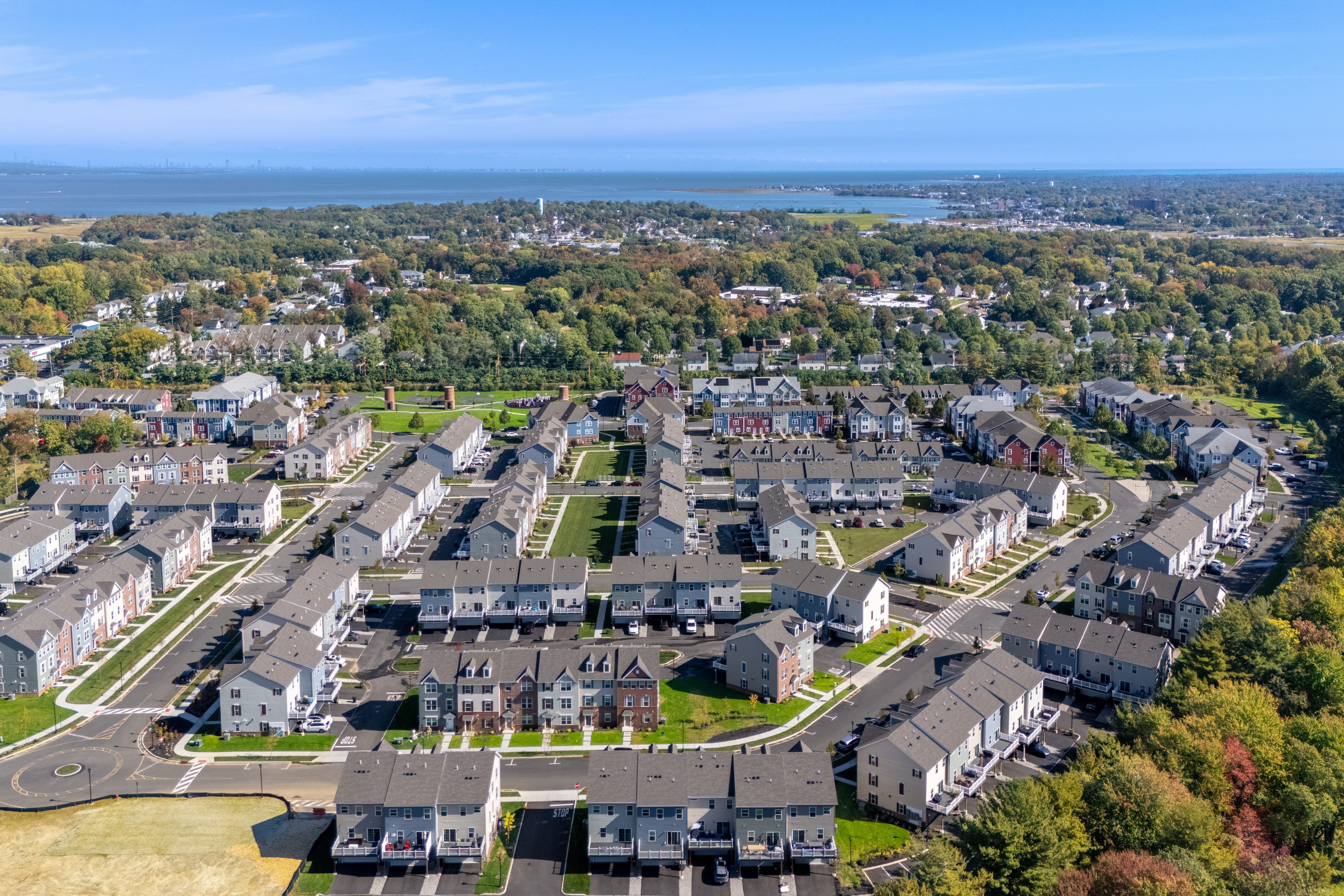  3-Bedroom, 2 full & 2 ½-Bath Townhome at Anchors @Glassworks - 物件實景