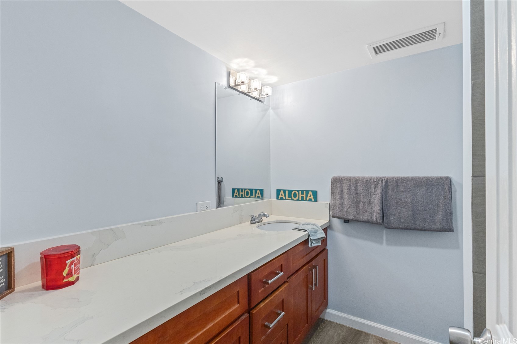 Honolulu, Hawaii, 96815, United States, 2 Bedrooms Bedrooms, ,2 BathroomsBathrooms,Residential,For Sale,1926307