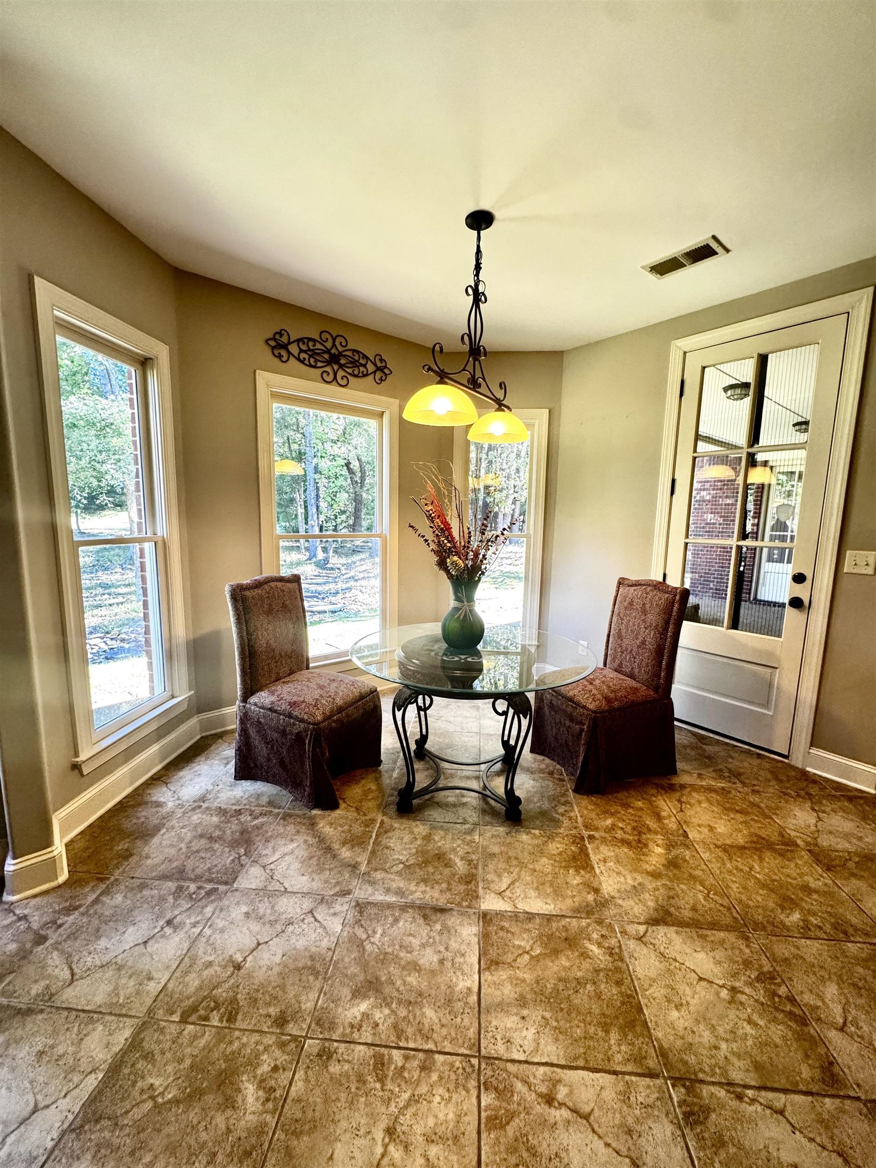 Eads, Tennessee, 38028, United States, 4 Bedrooms Bedrooms, ,4 BathroomsBathrooms,Residential,For Sale,1984184